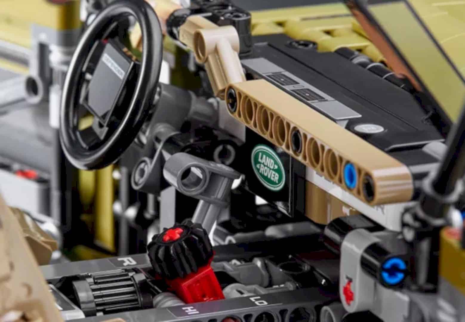 LEGO® Land Rover Defender 2