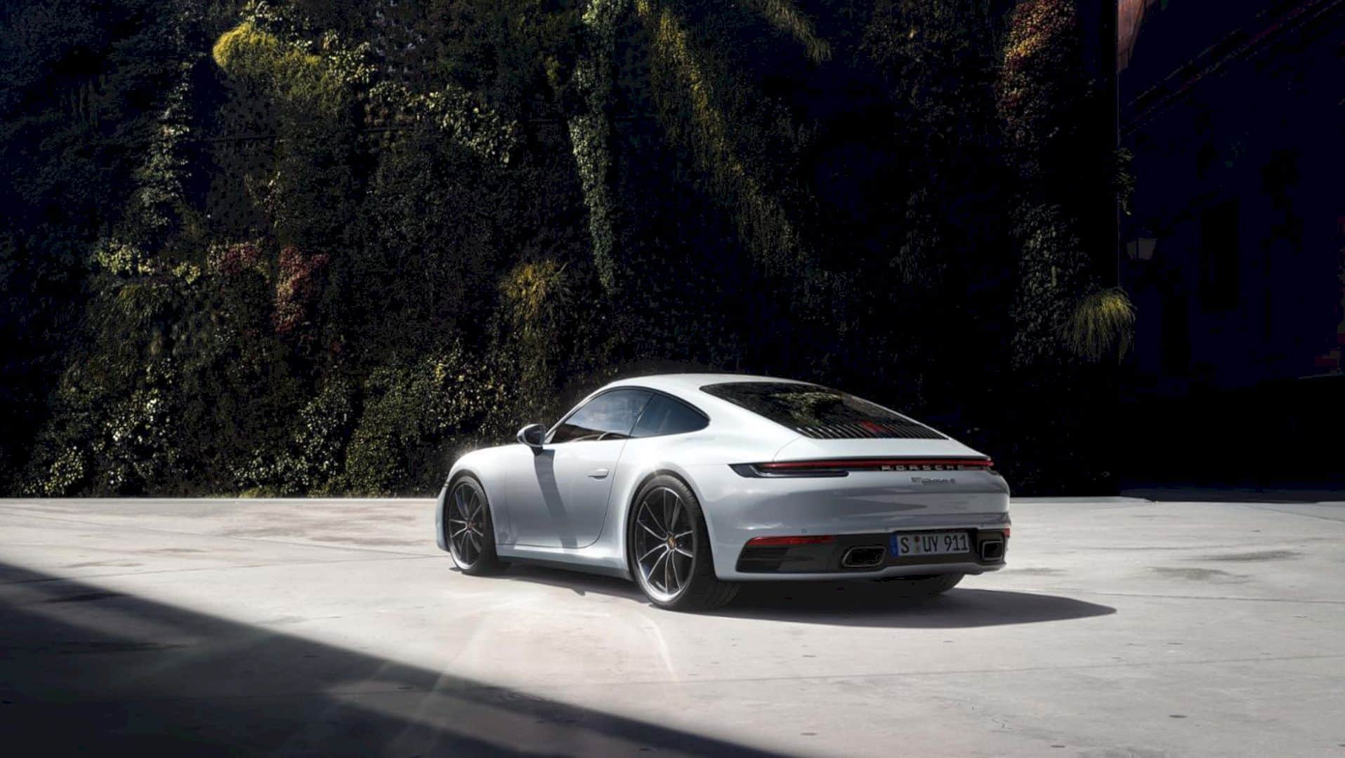 Porsche 911 Carrera 4 Coupé And 911 Carrera 4 Cabriolet 3