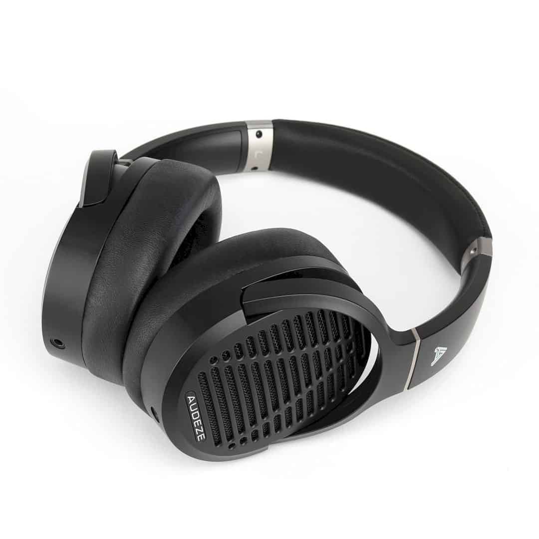 LCD 1 Headphone 4