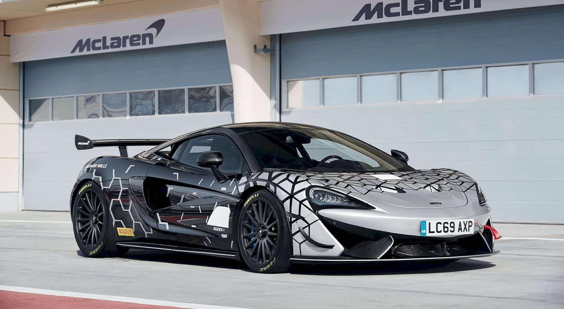 McLaren 620R 4