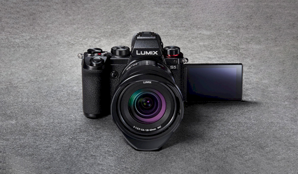 Panasonic Lumix S5 2