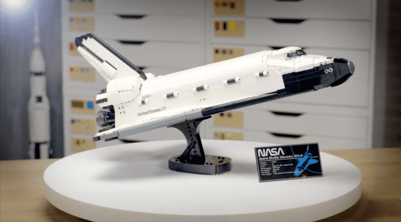 LEGO NASA Space Shuttle Discovery 2