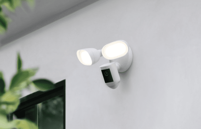 Ring Floodlight Cam Wired Pro (2)