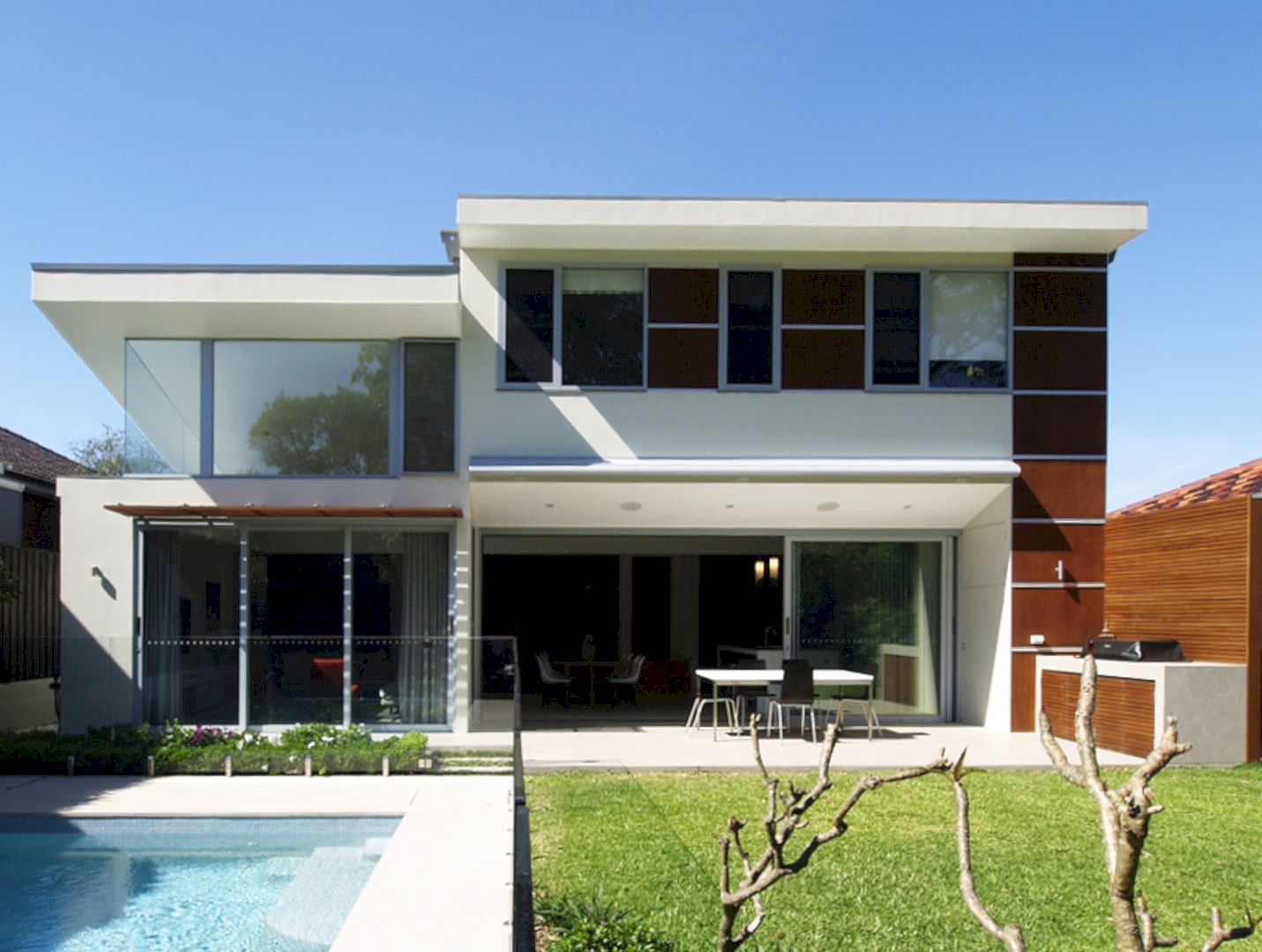 Artarmon Modern: A Large Contemporary Home with New Two Storey Elements