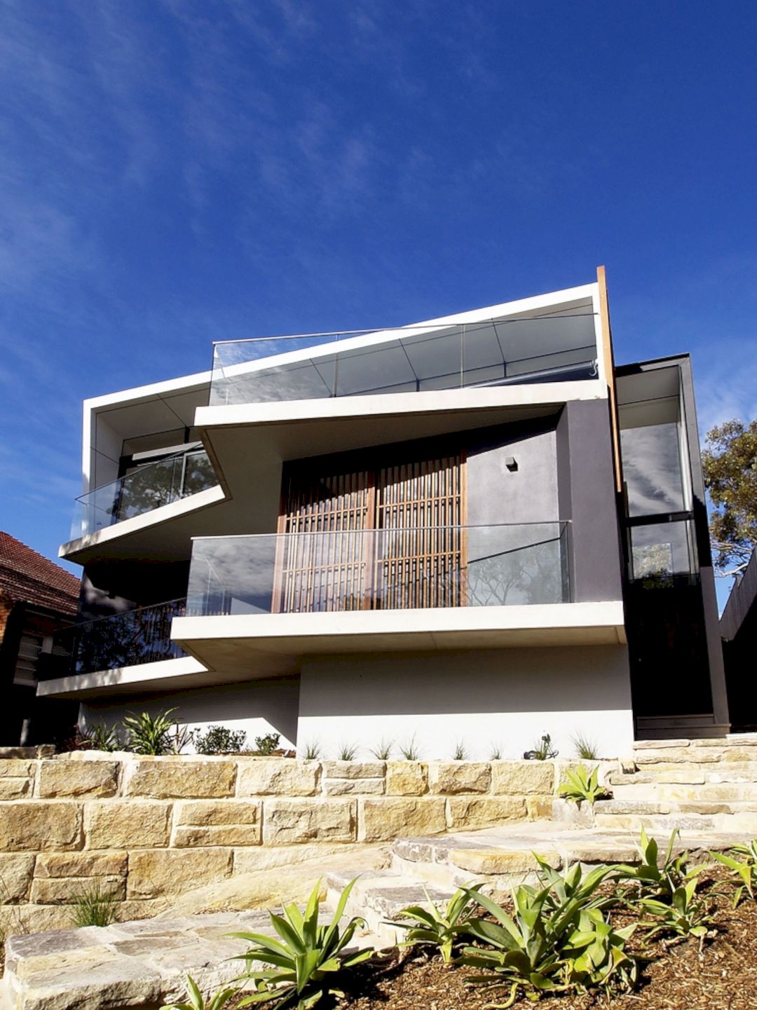 Northbridge Space + Light: A Subtle and Calm Quality of A House Interior