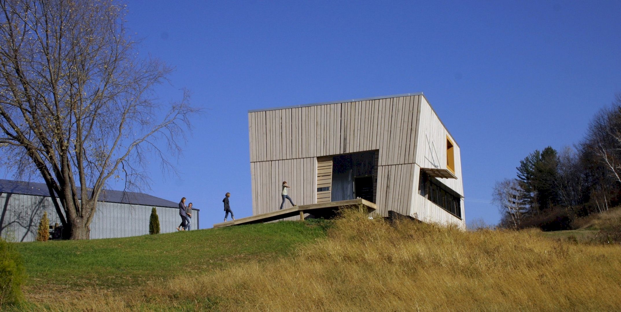 Blair Barn House: An Updated Barn with An Open, Two-Storey Room