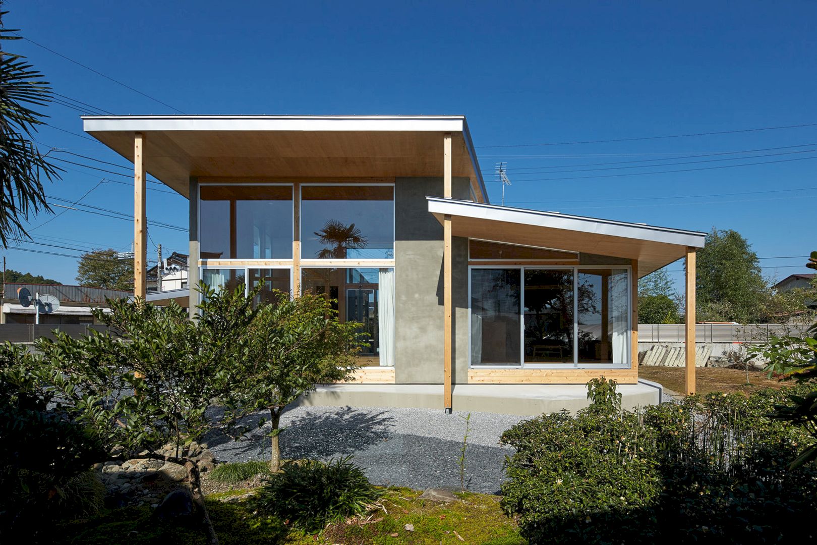 House in Shioyamachi: A One-Storey House with A Bright and Open Architecture