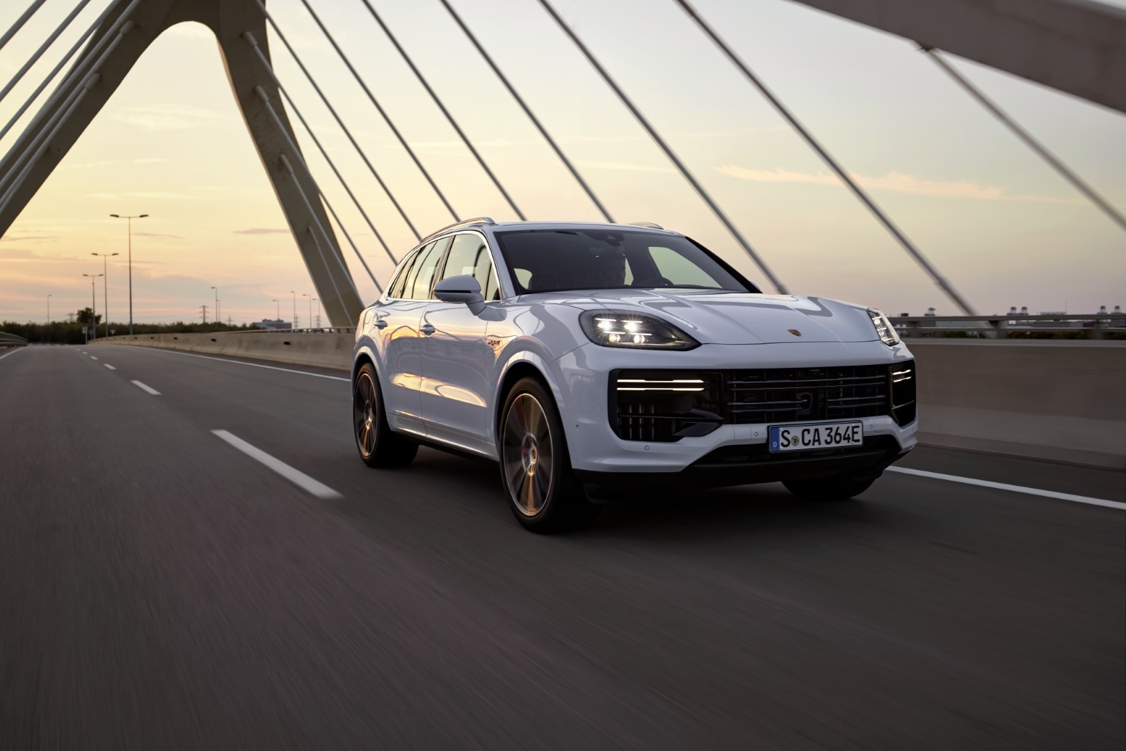 Introducing the 2024 Porsche Cayenne Turbo E-Hybrid: The Most Powerful Cayenne Ever